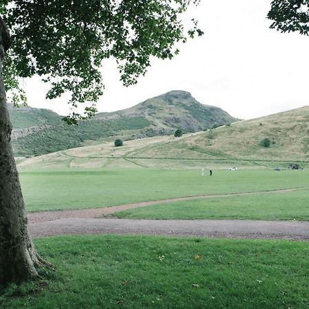 Beautiful City Centre Apartment - Holyrood Park إدنبرة المظهر الخارجي الصورة